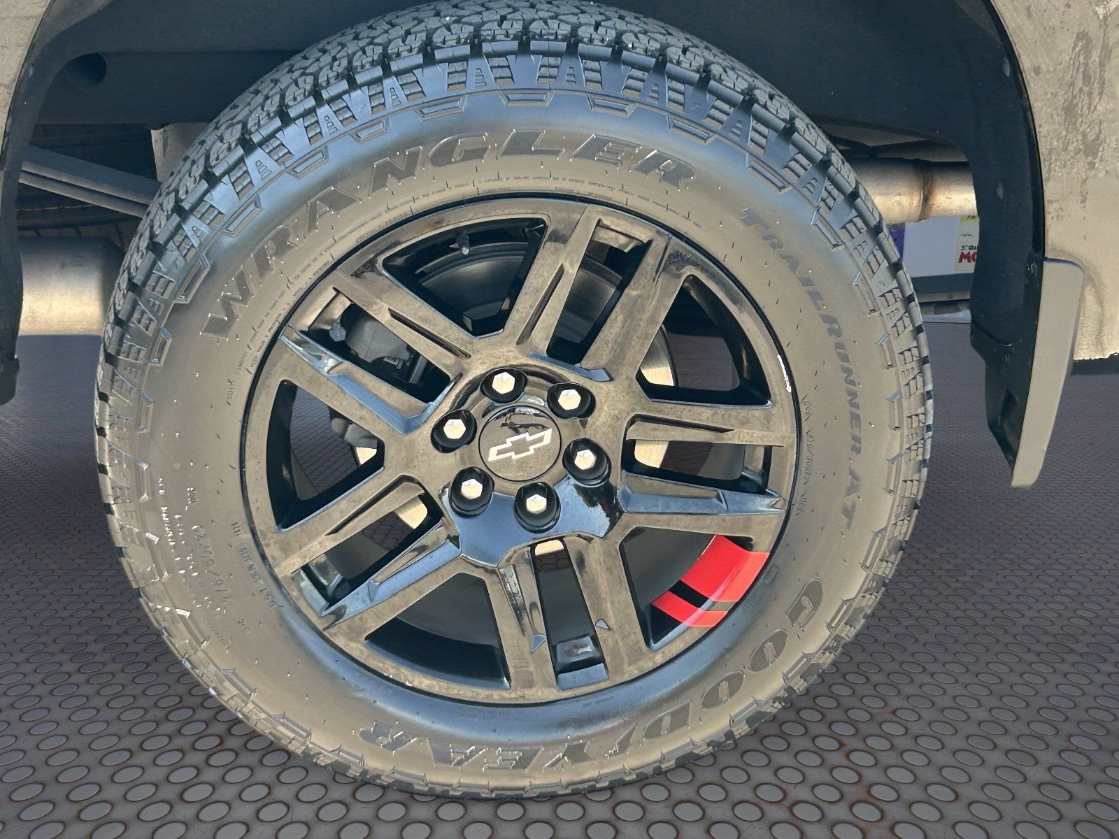 Certified 2021 Chevrolet Silverado 1500 RST w/ Redline Edition AWD/4WD image 10