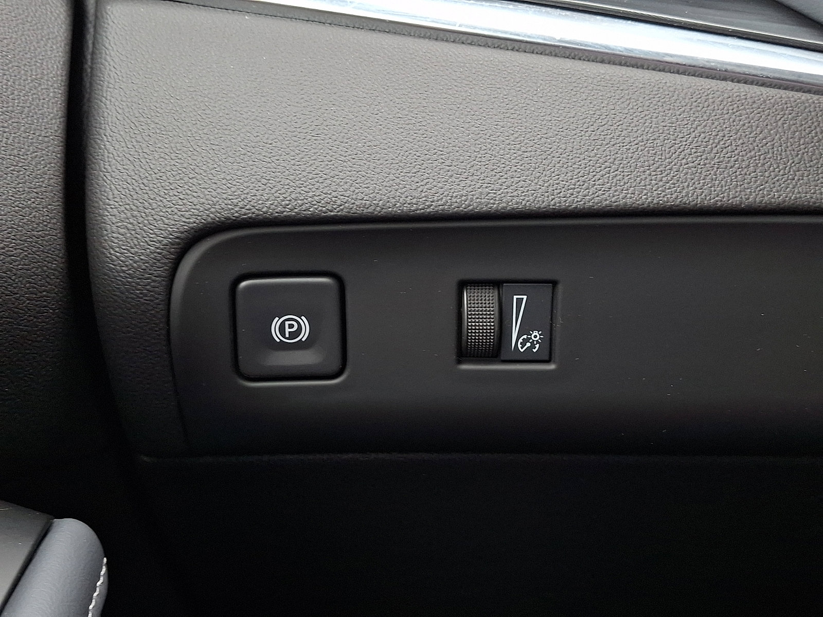 Used 2024 Buick Enclave Essence w/ LPO, Floor Liner Package image 23