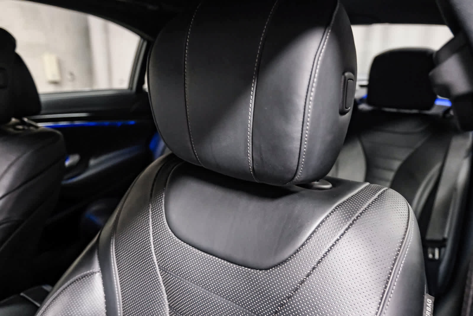 Used 2018 Mercedes-Benz S 560 Sedan image 22