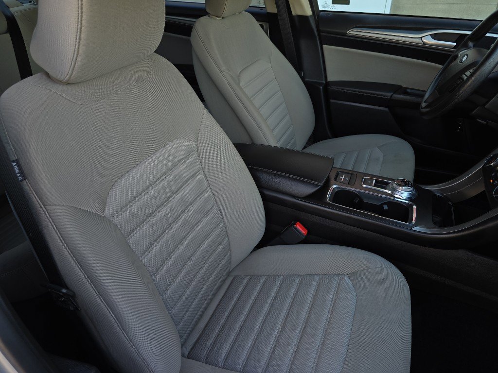 Used 2018 Ford Fusion S FWD image 25