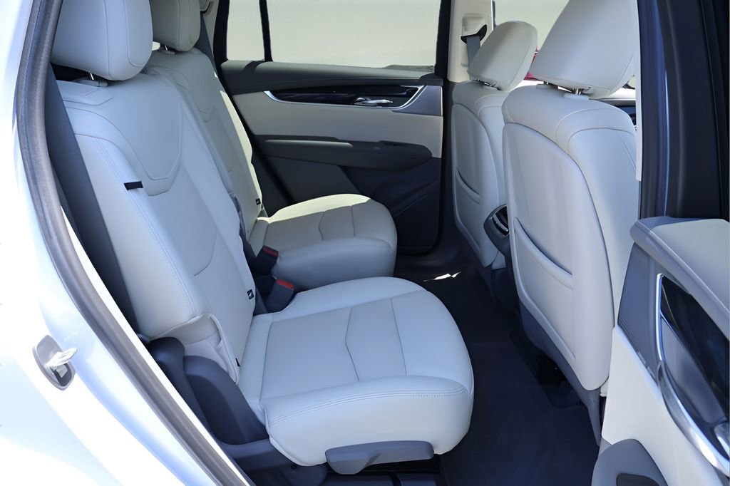 Used 2023 Cadillac XT6 Premium Luxury FWD image 17