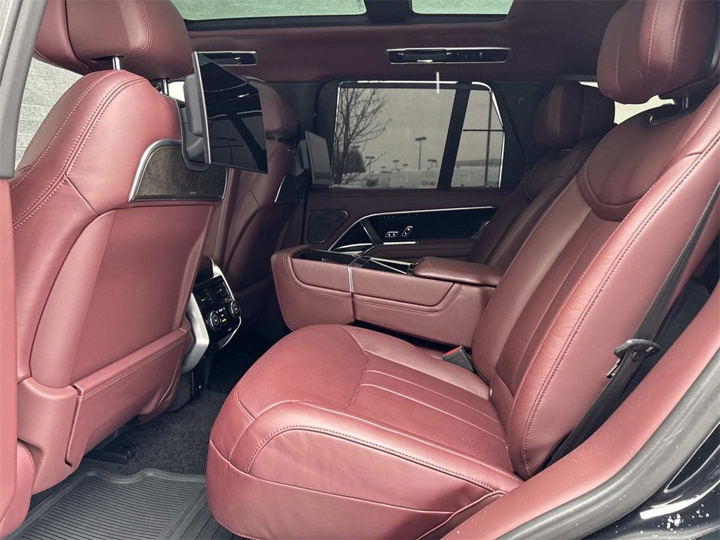 Used 2023 Land Rover Range Rover Autobiography image 12