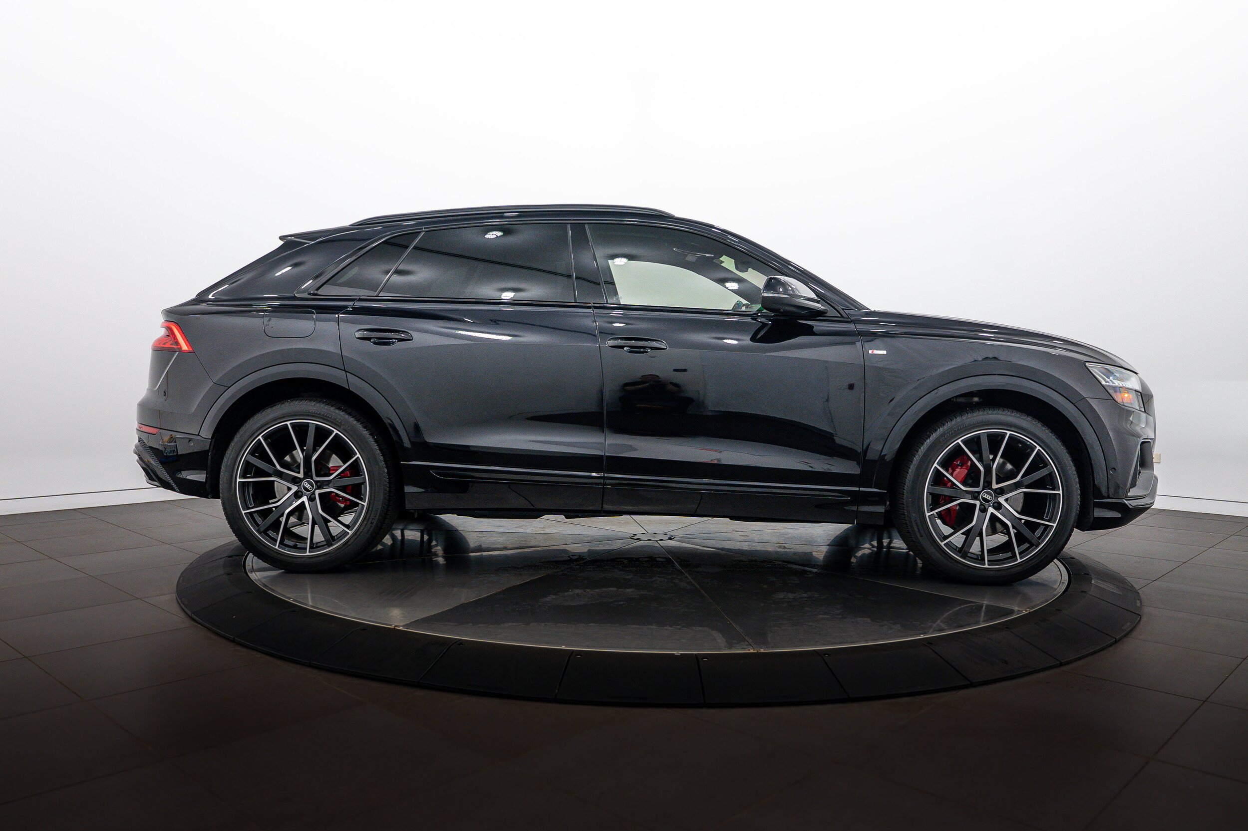 Used 2021 Audi Q8 Prestige AWD/4WD image 3