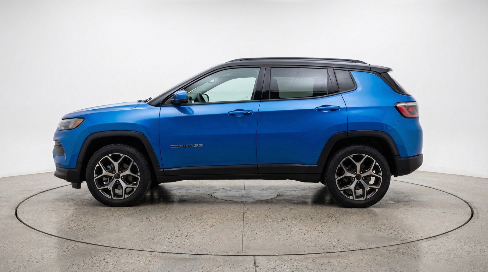 Used 2025 Jeep Compass Limited image 5