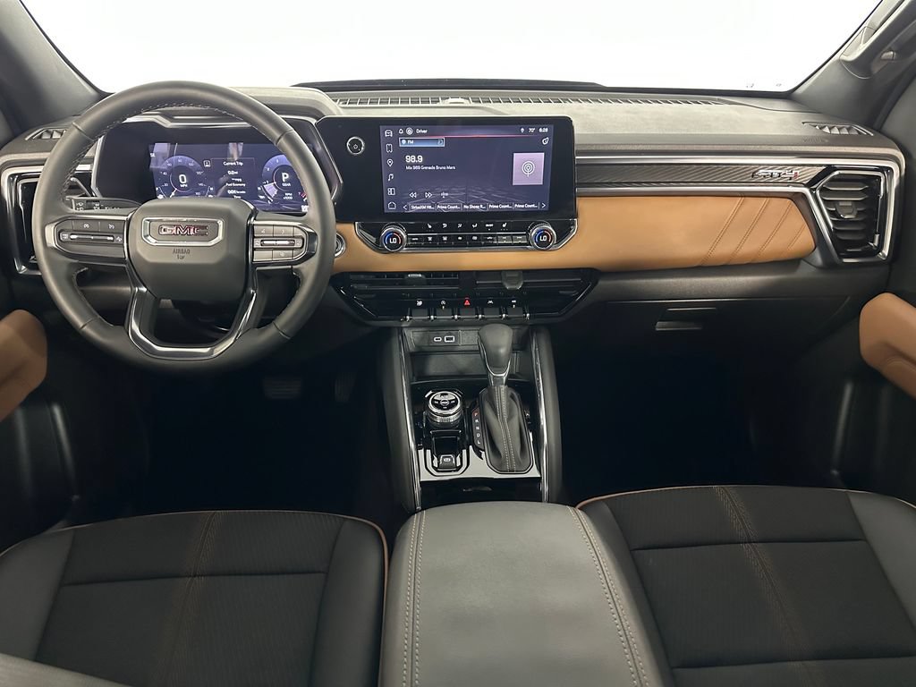 Used 2025 GMC Canyon AT4 AWD/4WD image 11