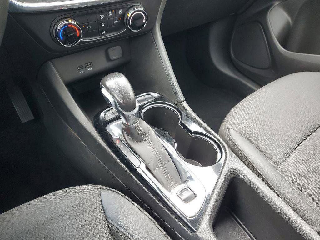 Used 2024 Buick Encore GX Preferred FWD image 18