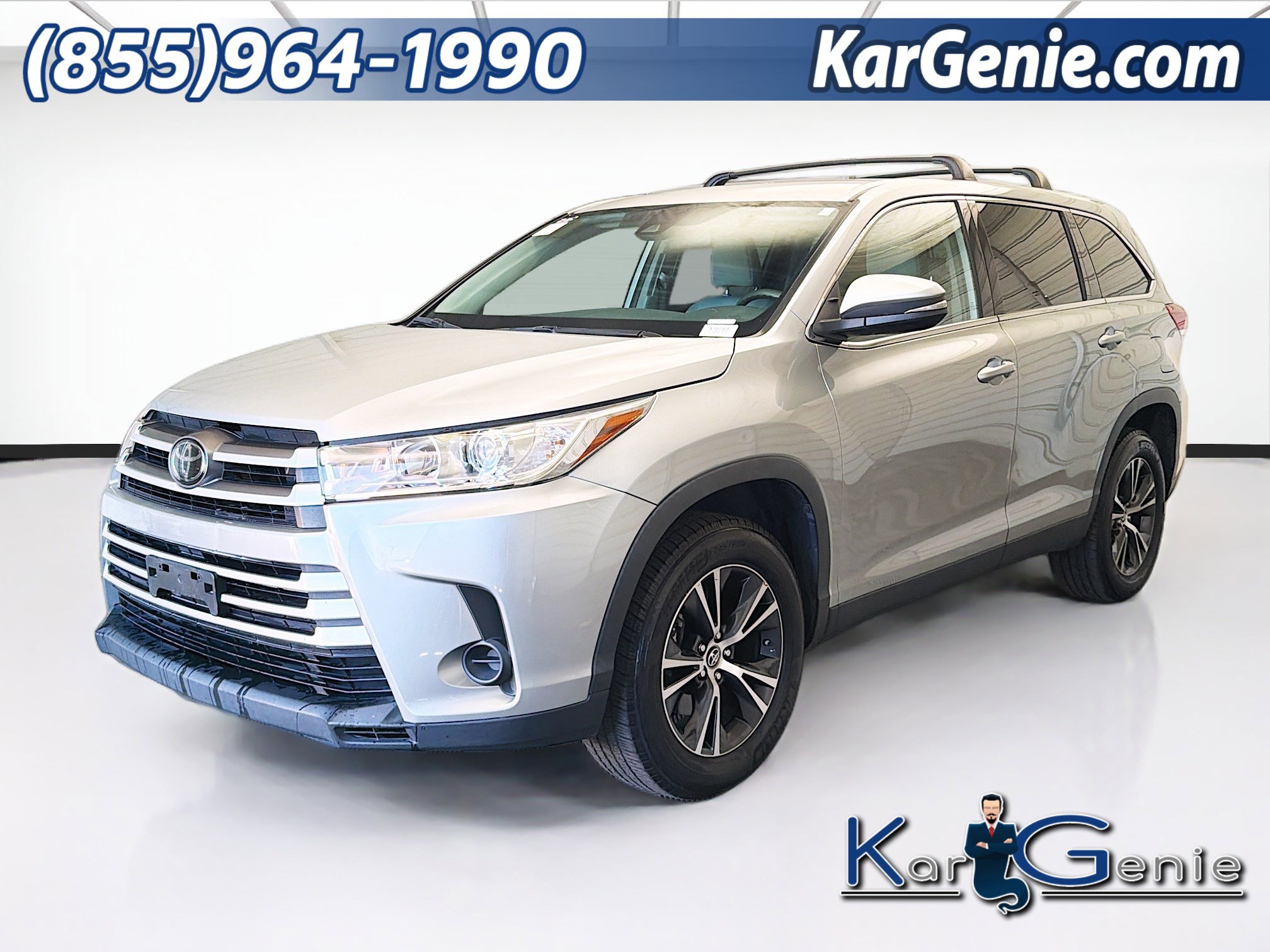 Used 2019 Toyota Highlander LE FWD image 1