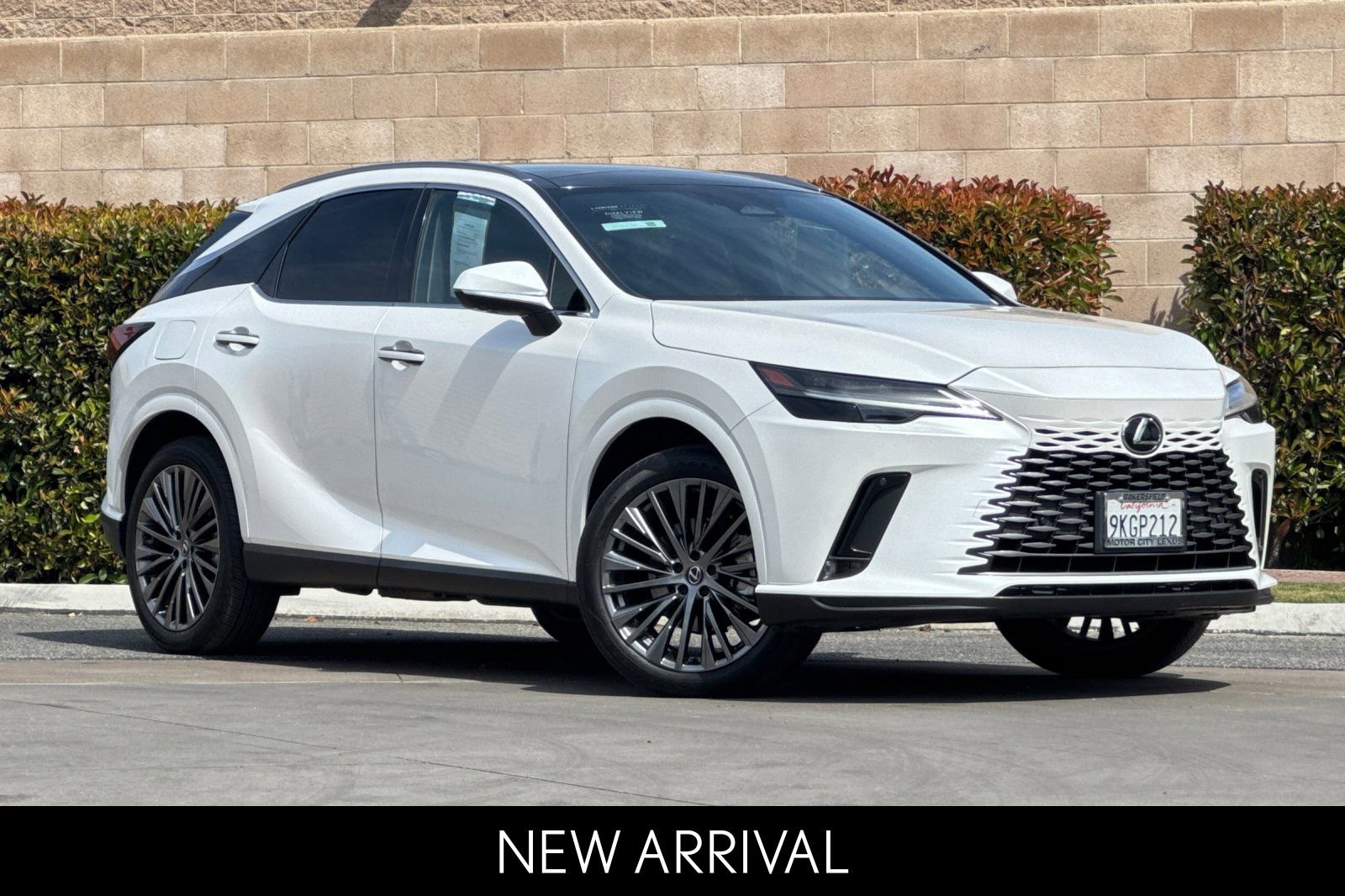 Certified 2024 Lexus RX 450h AWD w/ Convenience Package image 2