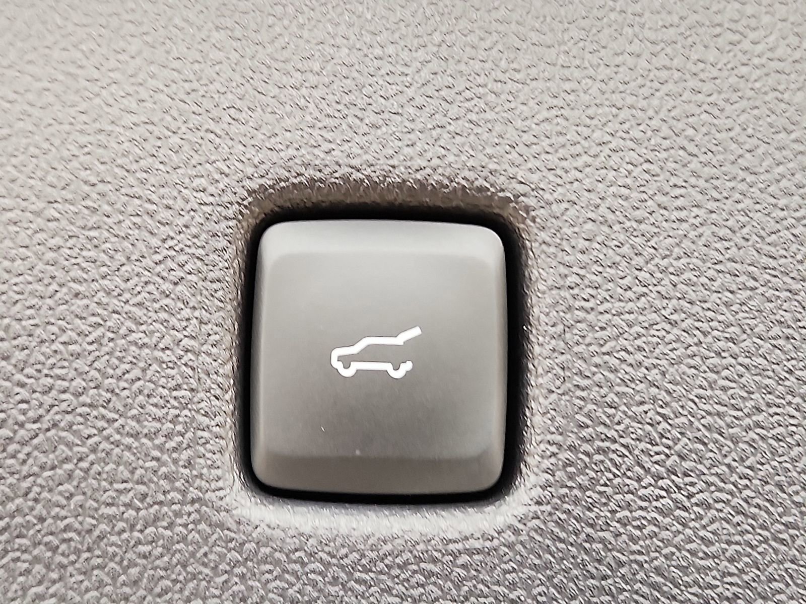 Used 2022 Ford Escape SEL FWD image 9