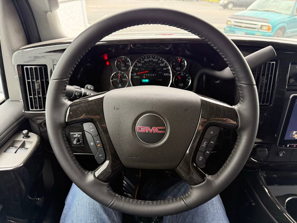 Used 2023 GMC Savana 2500 image 17