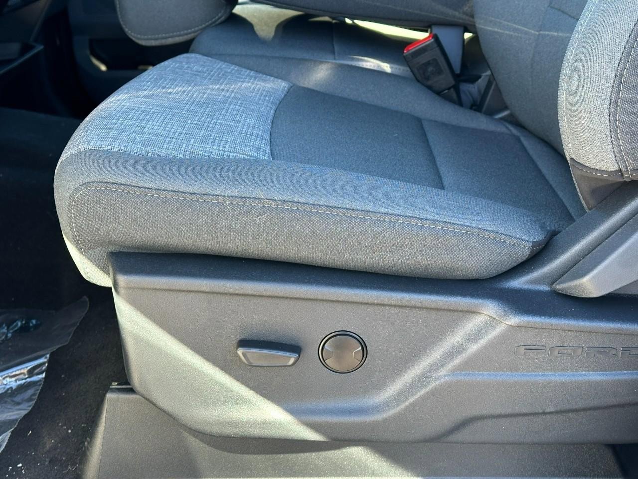 New 2026 Ford F250 XLT w/ FX4 Off-Road Package image 9