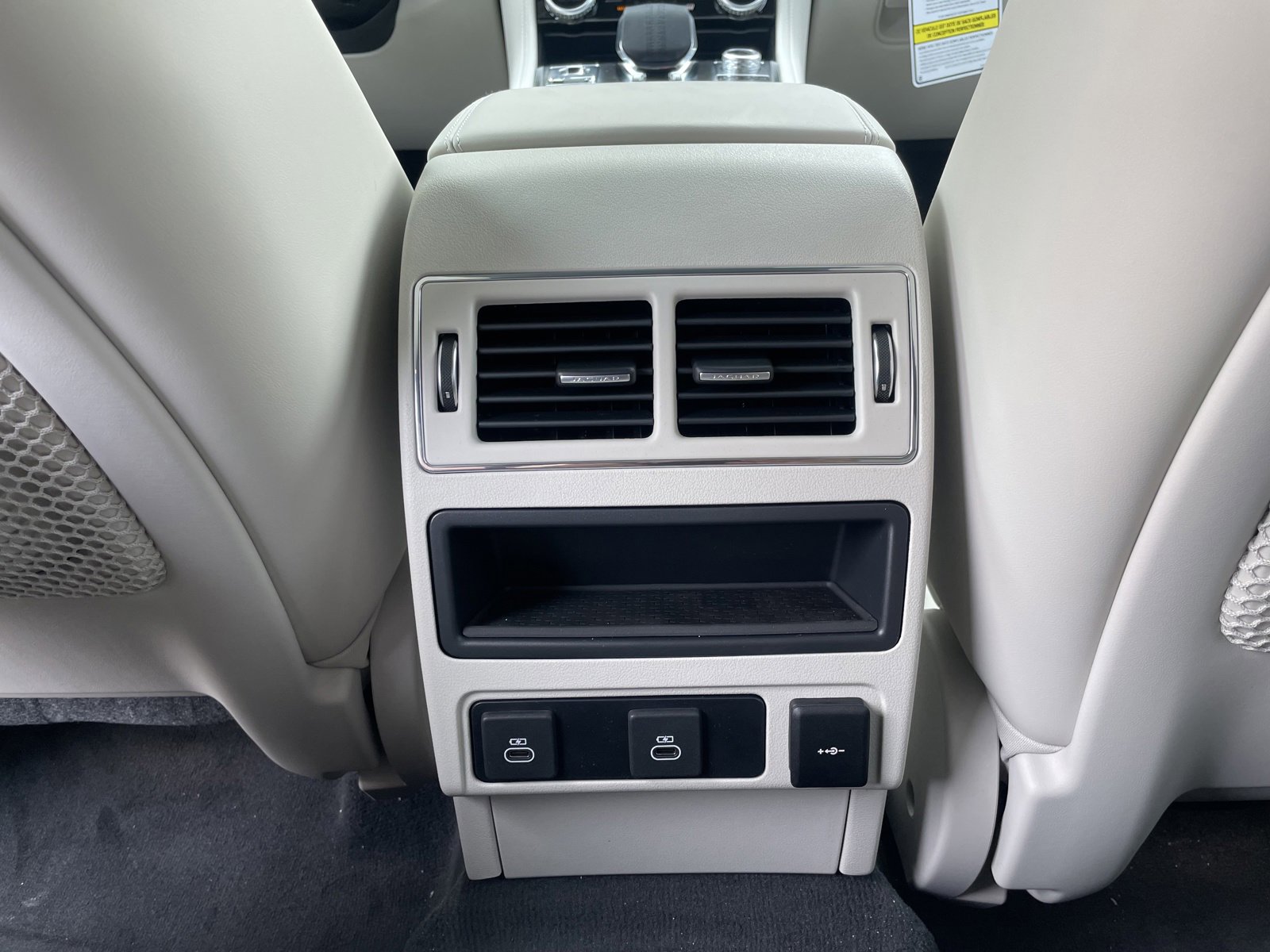 New 2025 Jaguar F-PACE R-Dynamic S image 27