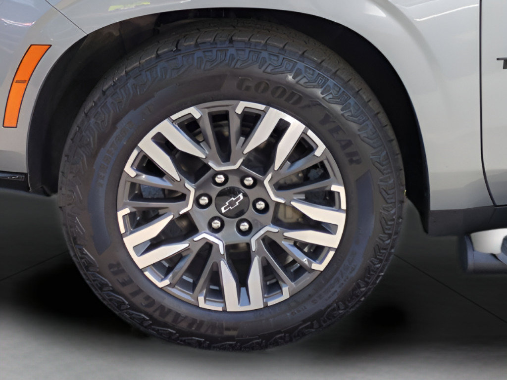Used 2025 Chevrolet Tahoe Z71 w/ Z71 Off-Road Package AWD/4WD image 10
