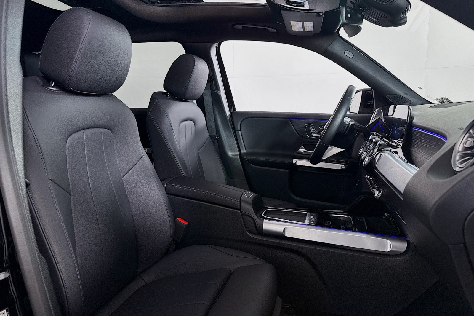 Certified 2026 Mercedes-Benz GLB 250 image 8