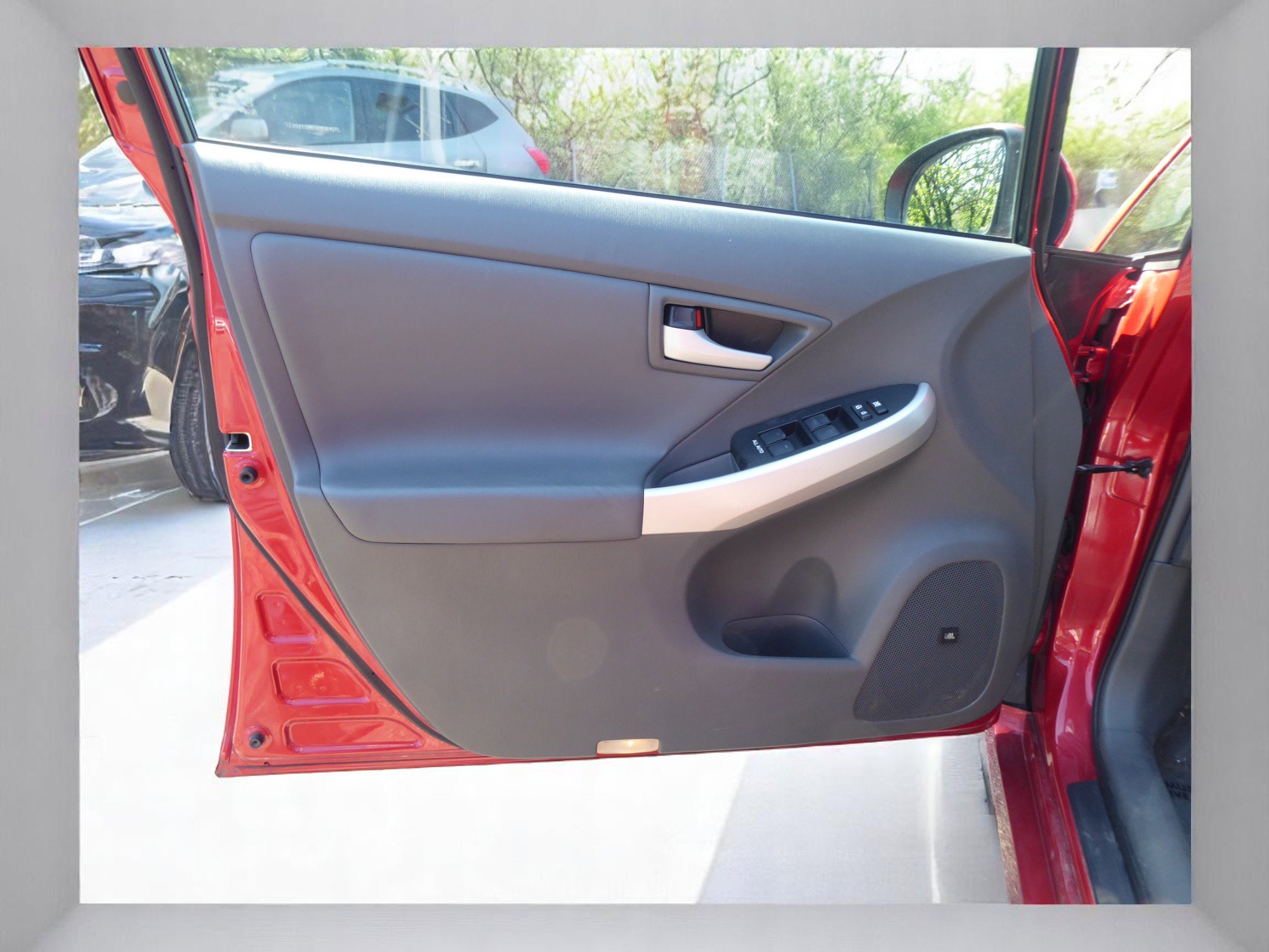 Used 2011 Toyota Prius Five image 21