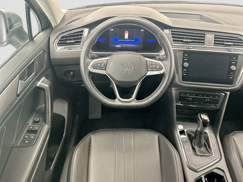 Used 2023 Volkswagen Tiguan SE FWD image 10