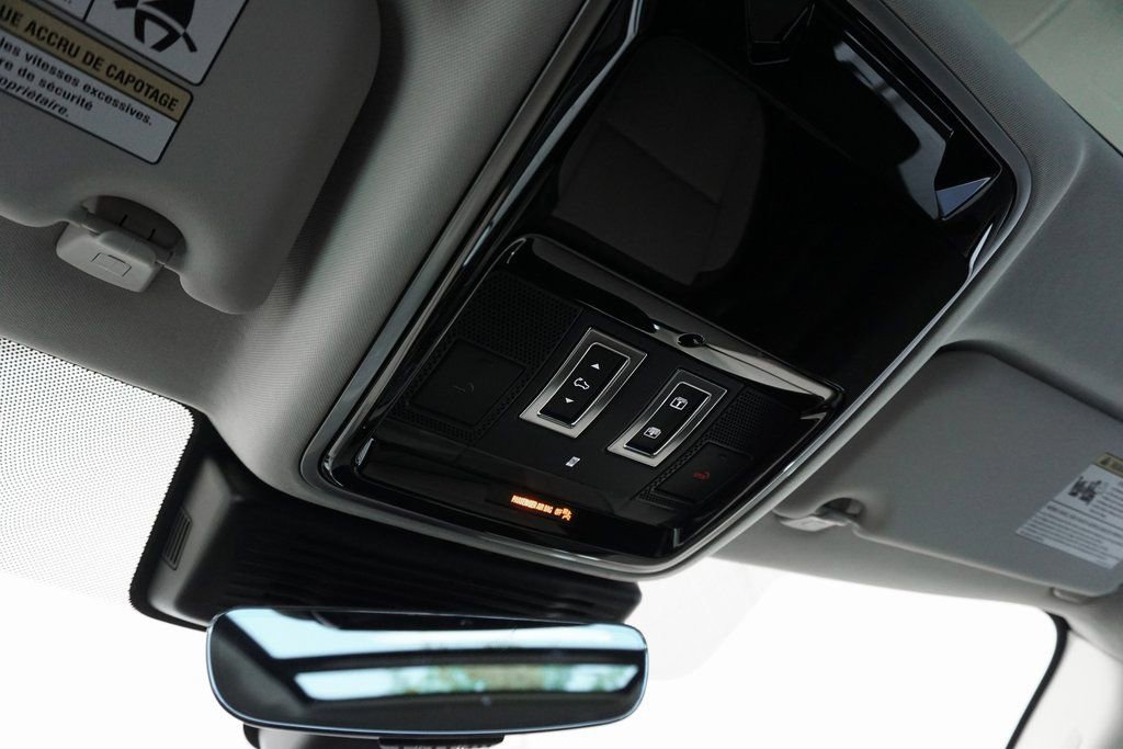 Used 2025 Land Rover Range Rover Velar S image 16