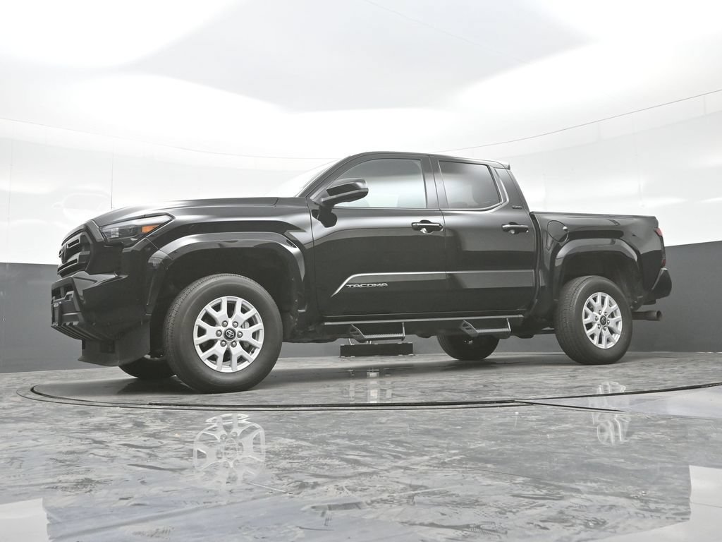 Used 2025 Toyota Tacoma SR5 AWD/4WD image 20