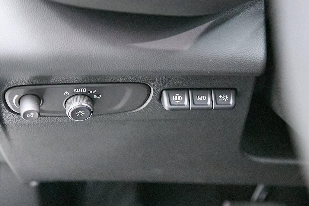 Used 2023 Buick Envision Avenir image 14