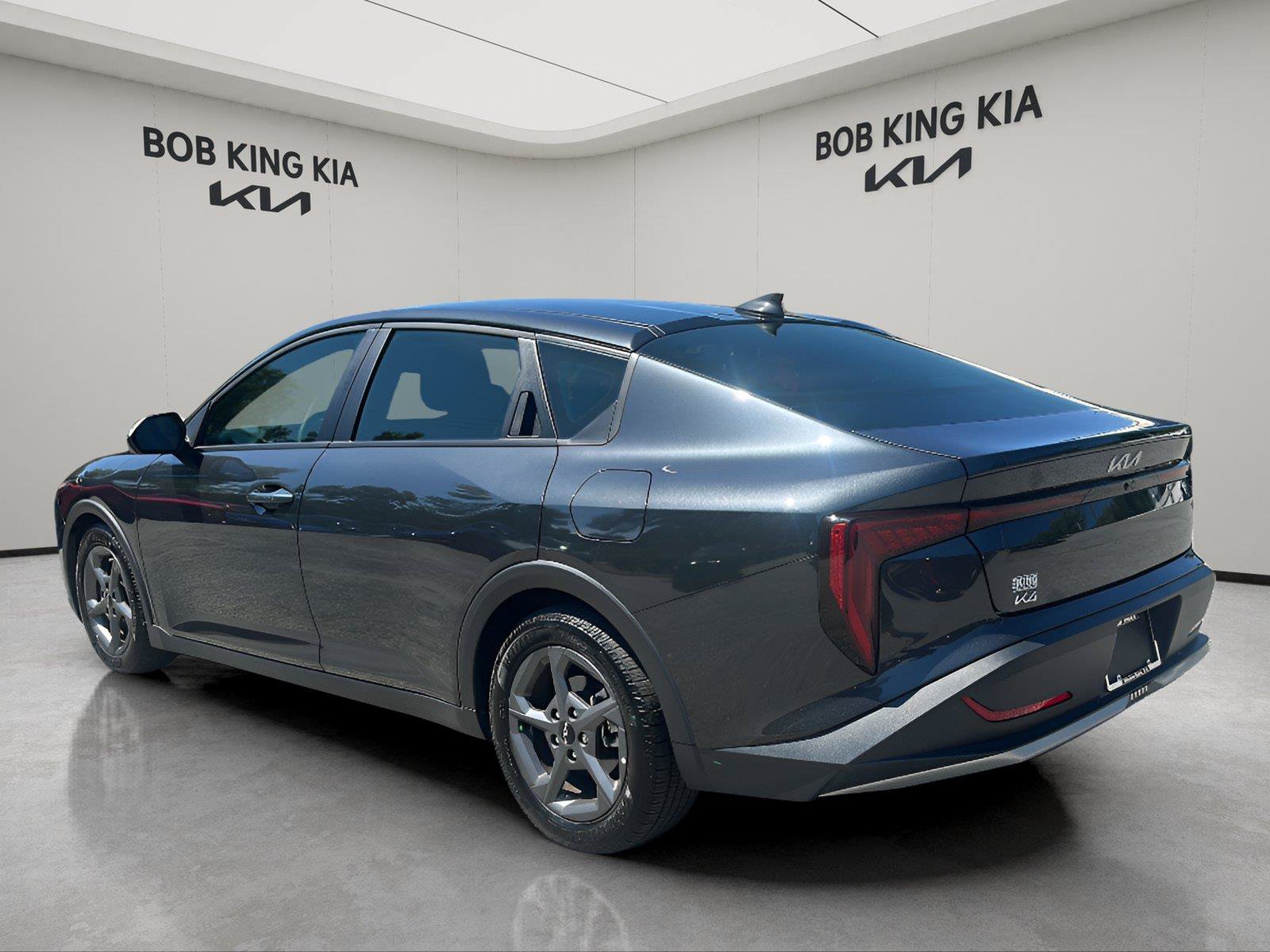 Used 2025 Kia K4 FWD image 3