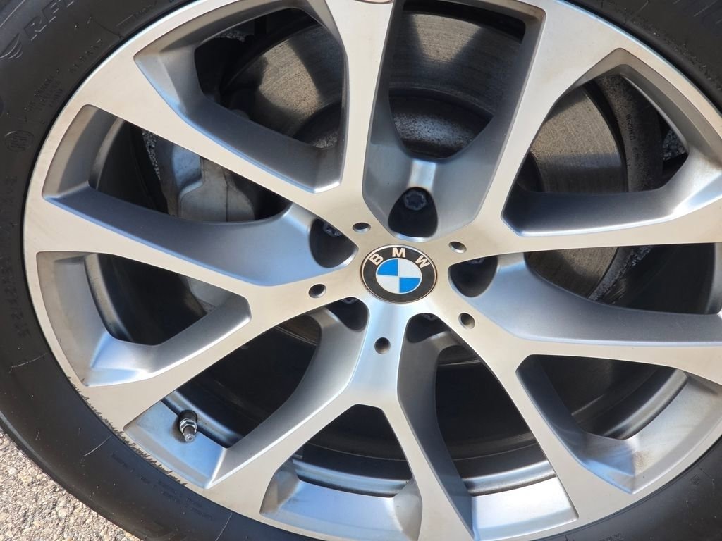Used 2021 BMW X5 xDrive40i w/ Premium Package image 24