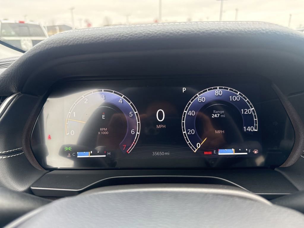 Used 2023 Jeep Grand Cherokee Limited w/ Black Appearance Package image 19