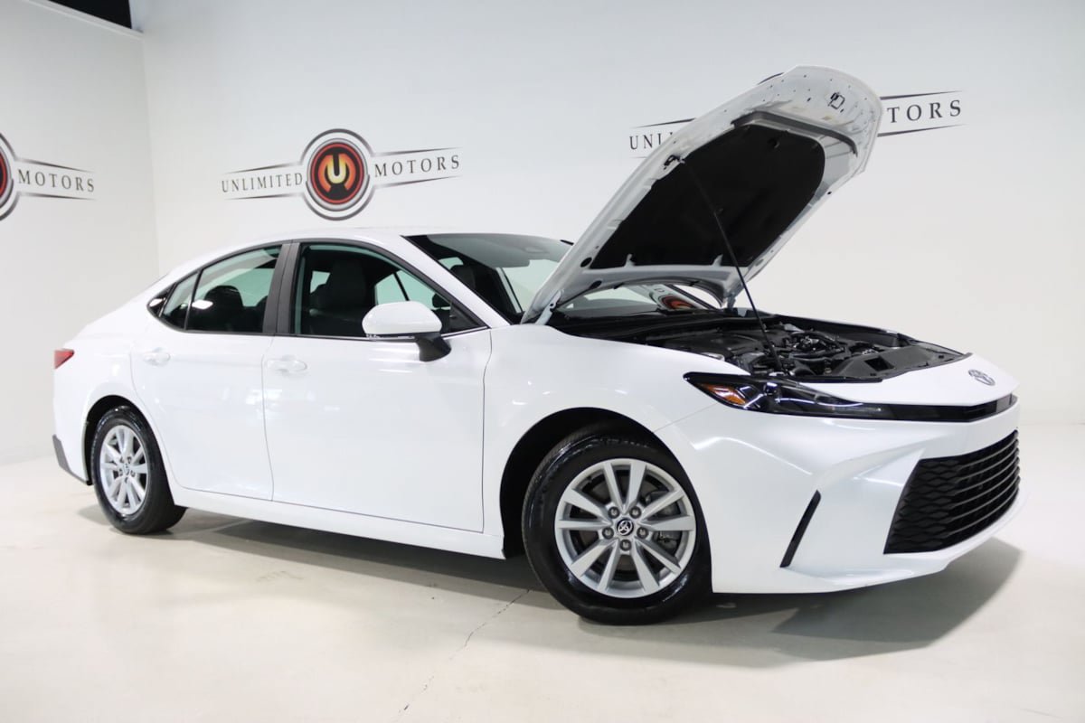 Used 2026 Toyota Camry SE FWD image 26