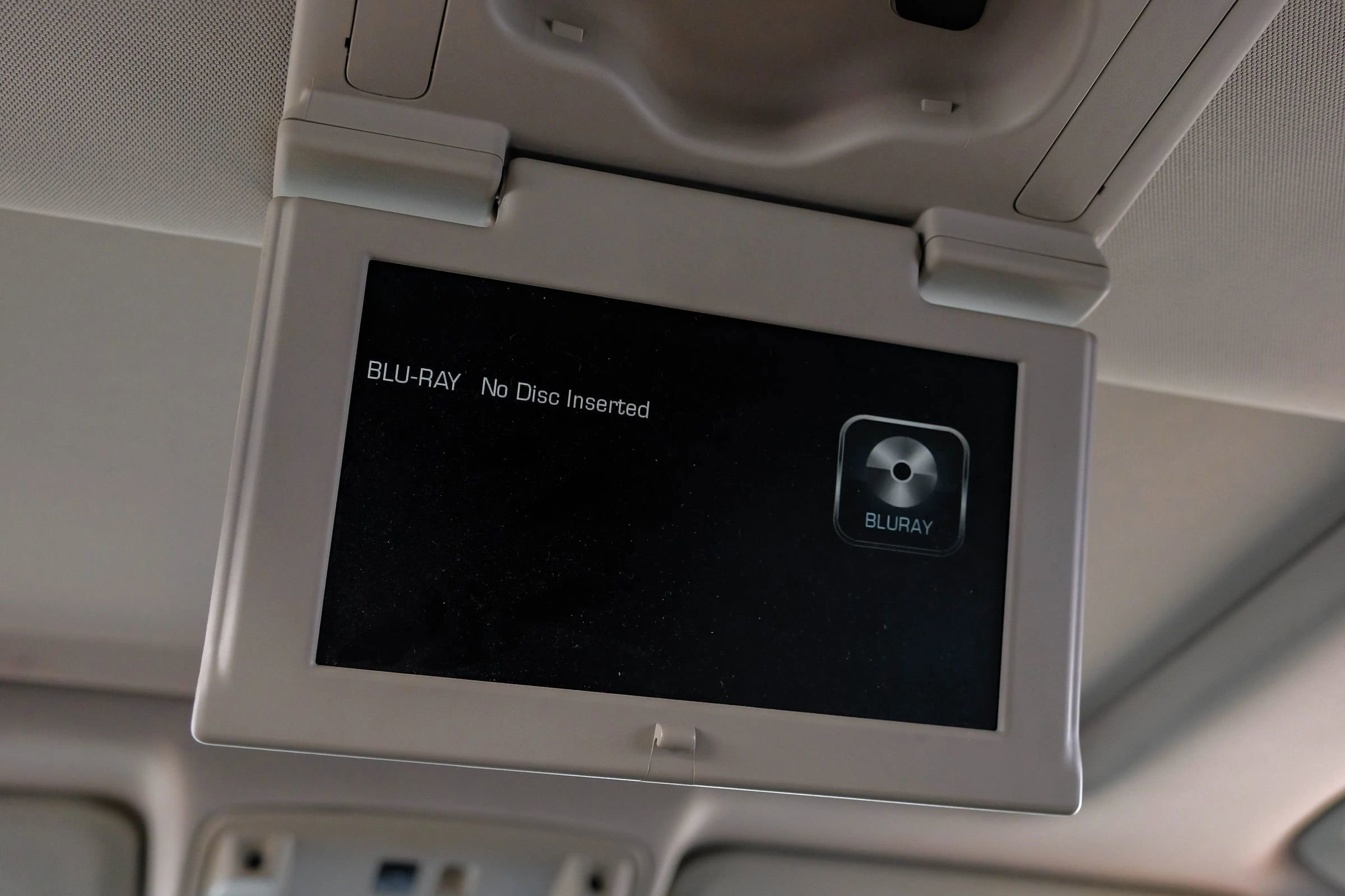 Used 2015 Chevrolet Suburban LTZ image 46