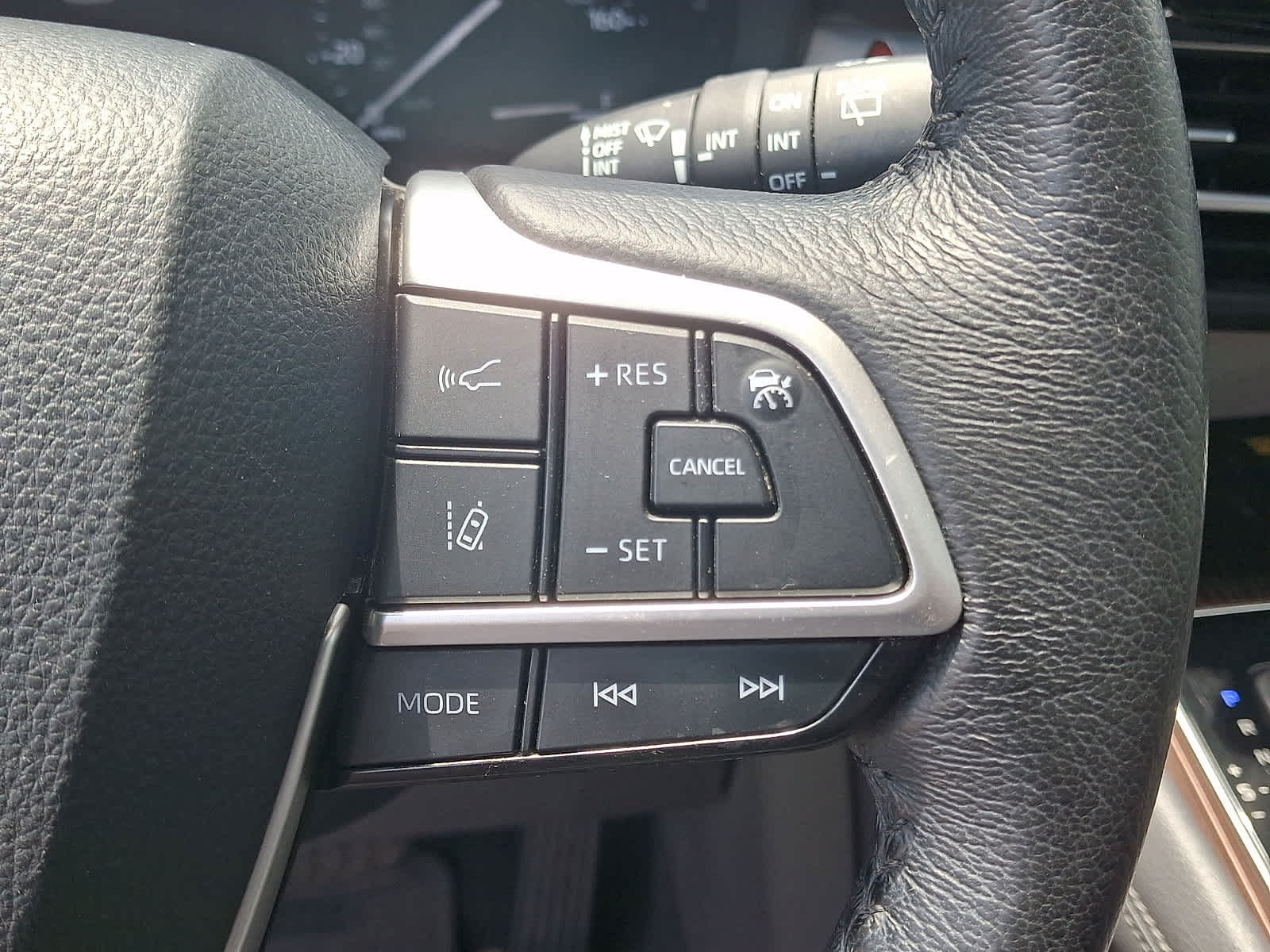 Certified 2021 Toyota Sienna XLE w/ XLE Plus Package FWD image 25