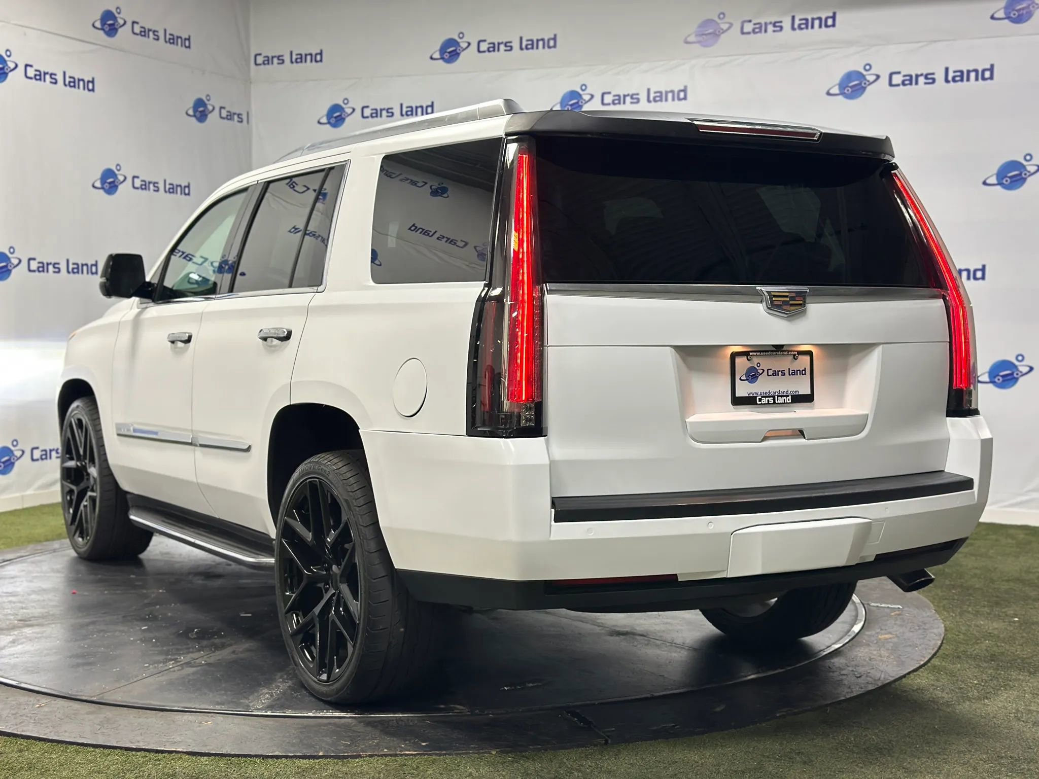 Used 2016 Cadillac Escalade Luxury image 5