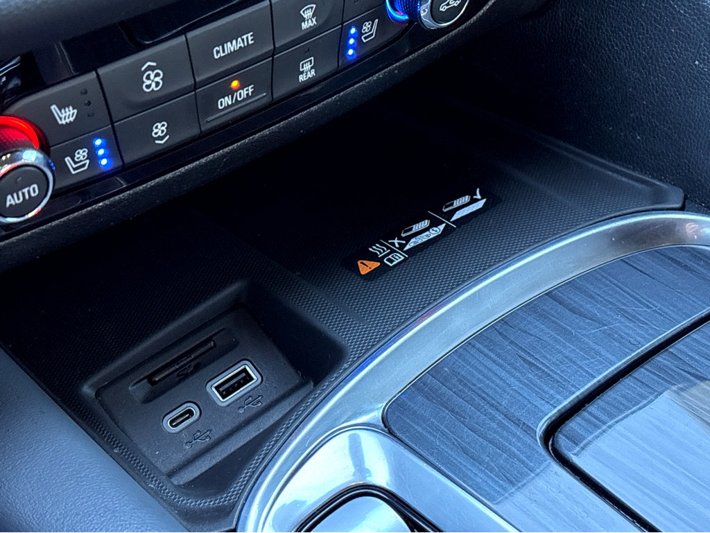 Used 2022 Buick Enclave Premium image 19