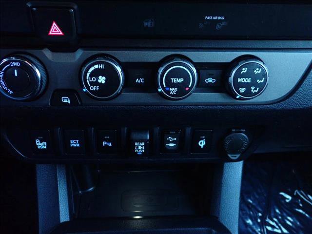 Used 2019 Toyota Tacoma TRD Off-Road w/ Technology Package image 17