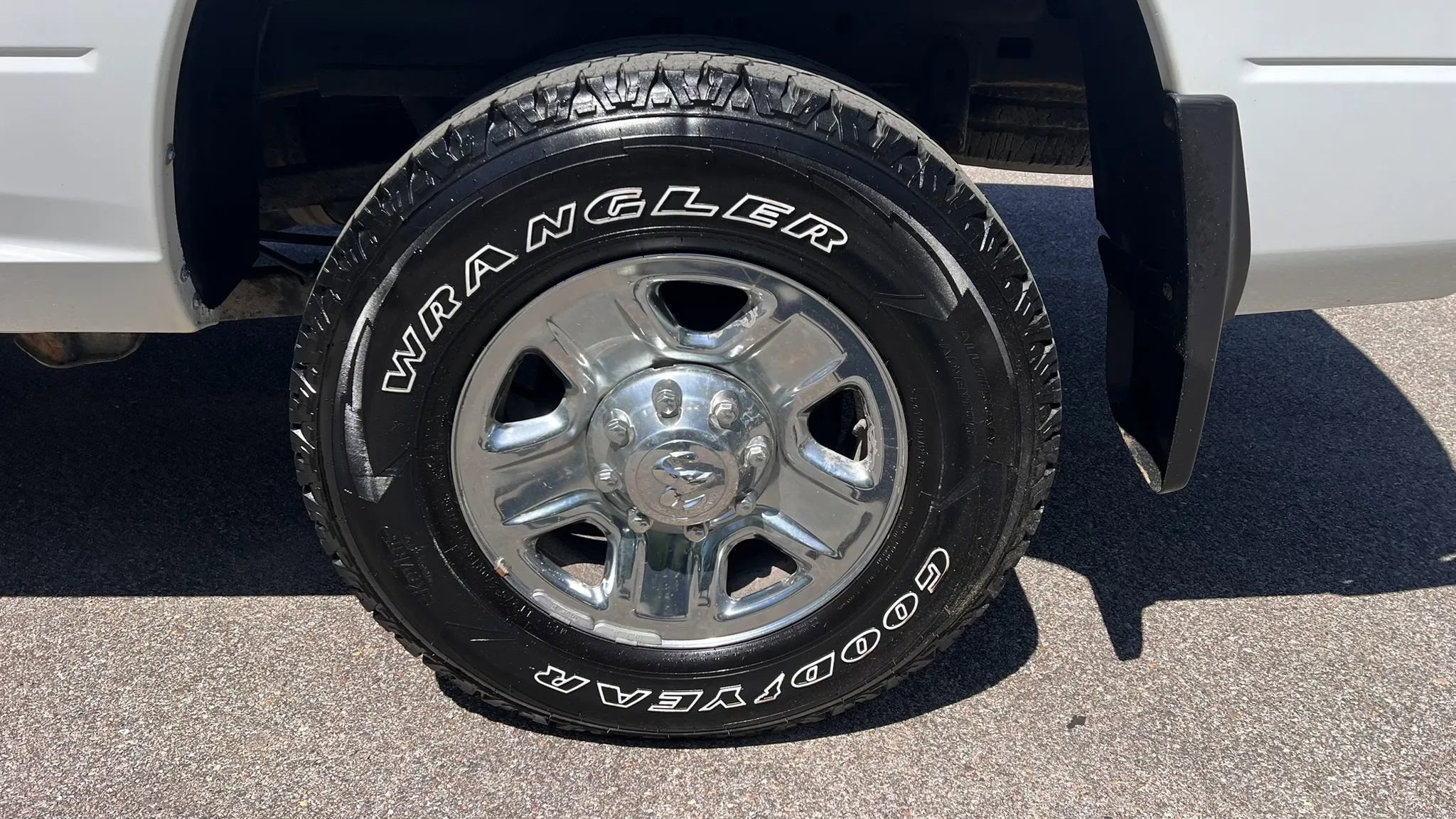 Used 2018 RAM 2500 SLT w/ Protection Group AWD/4WD image 11