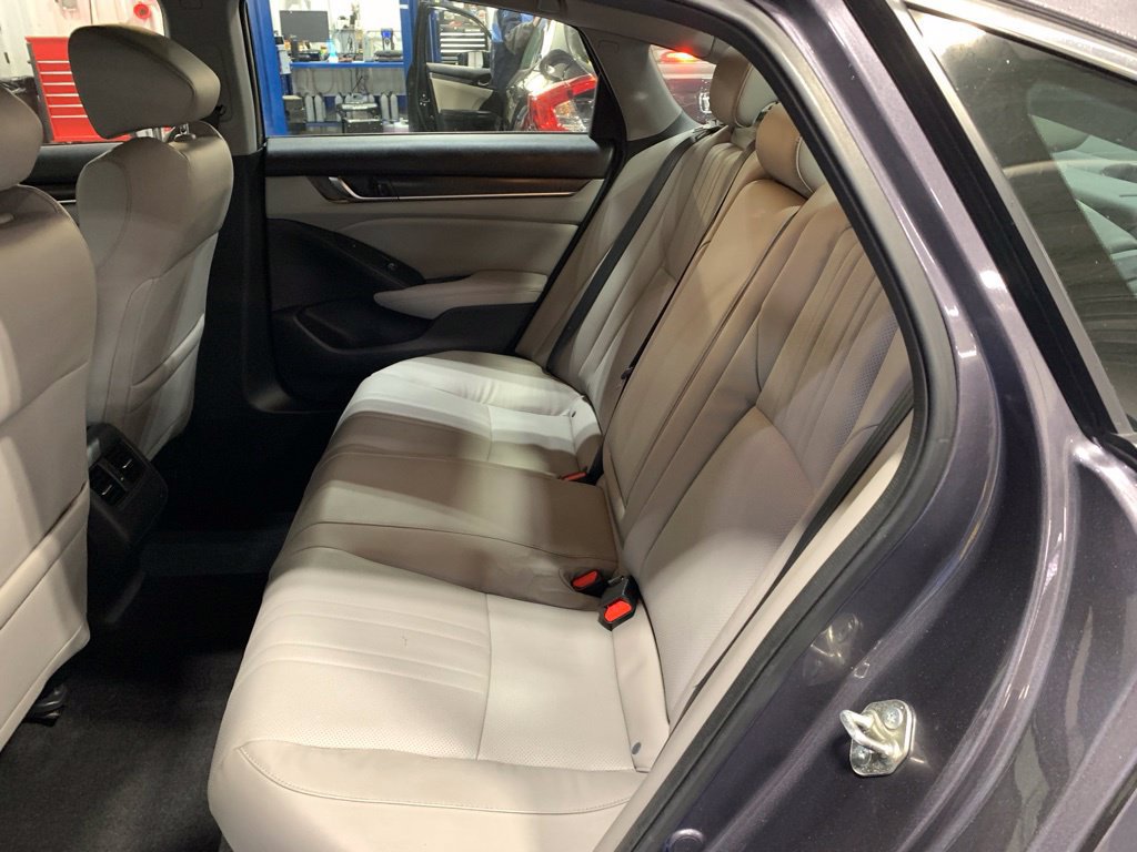 Used 2018 Honda Accord Touring image 25