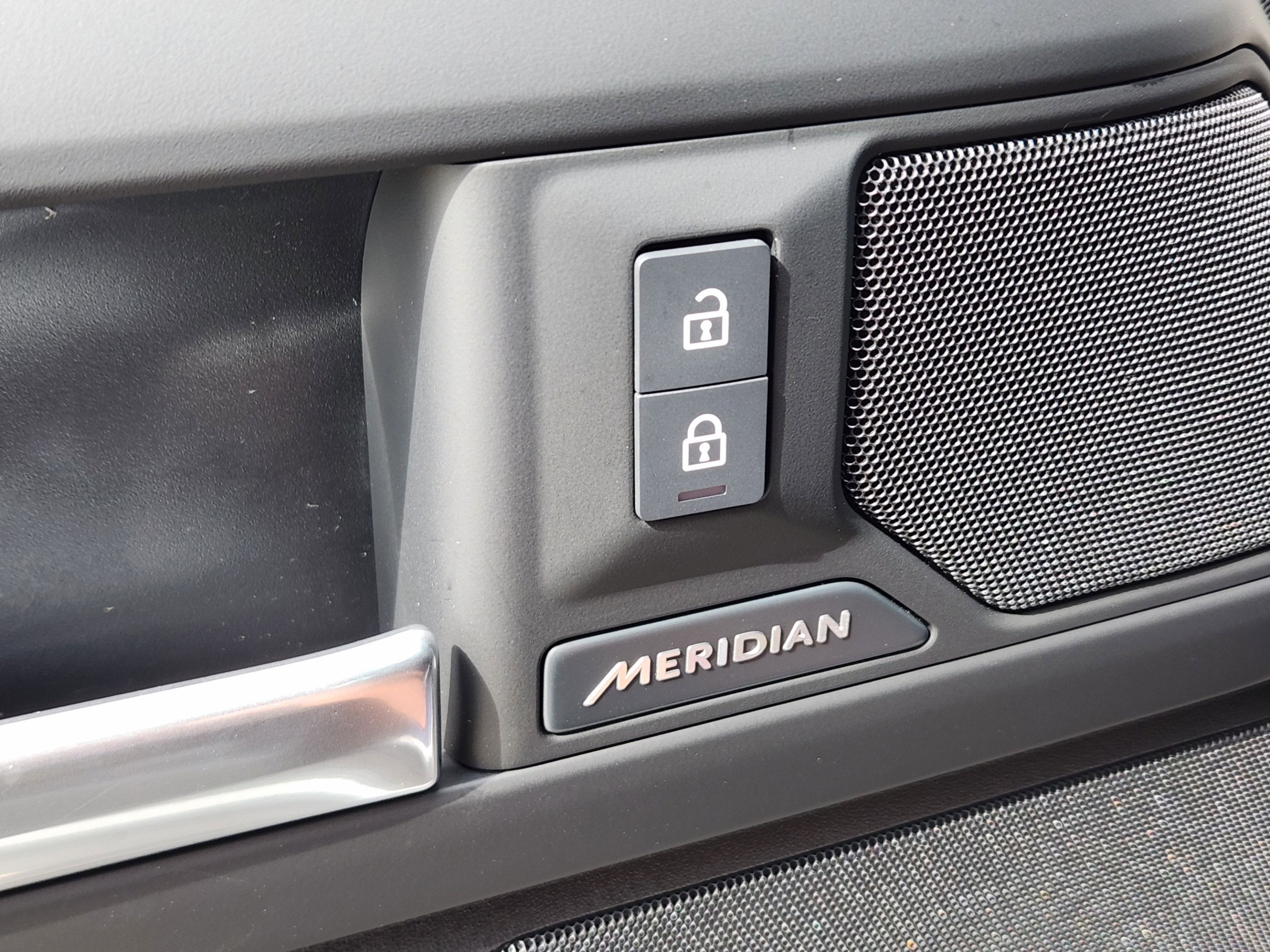 New 2026 Land Rover Defender 110 S AWD/4WD image 18
