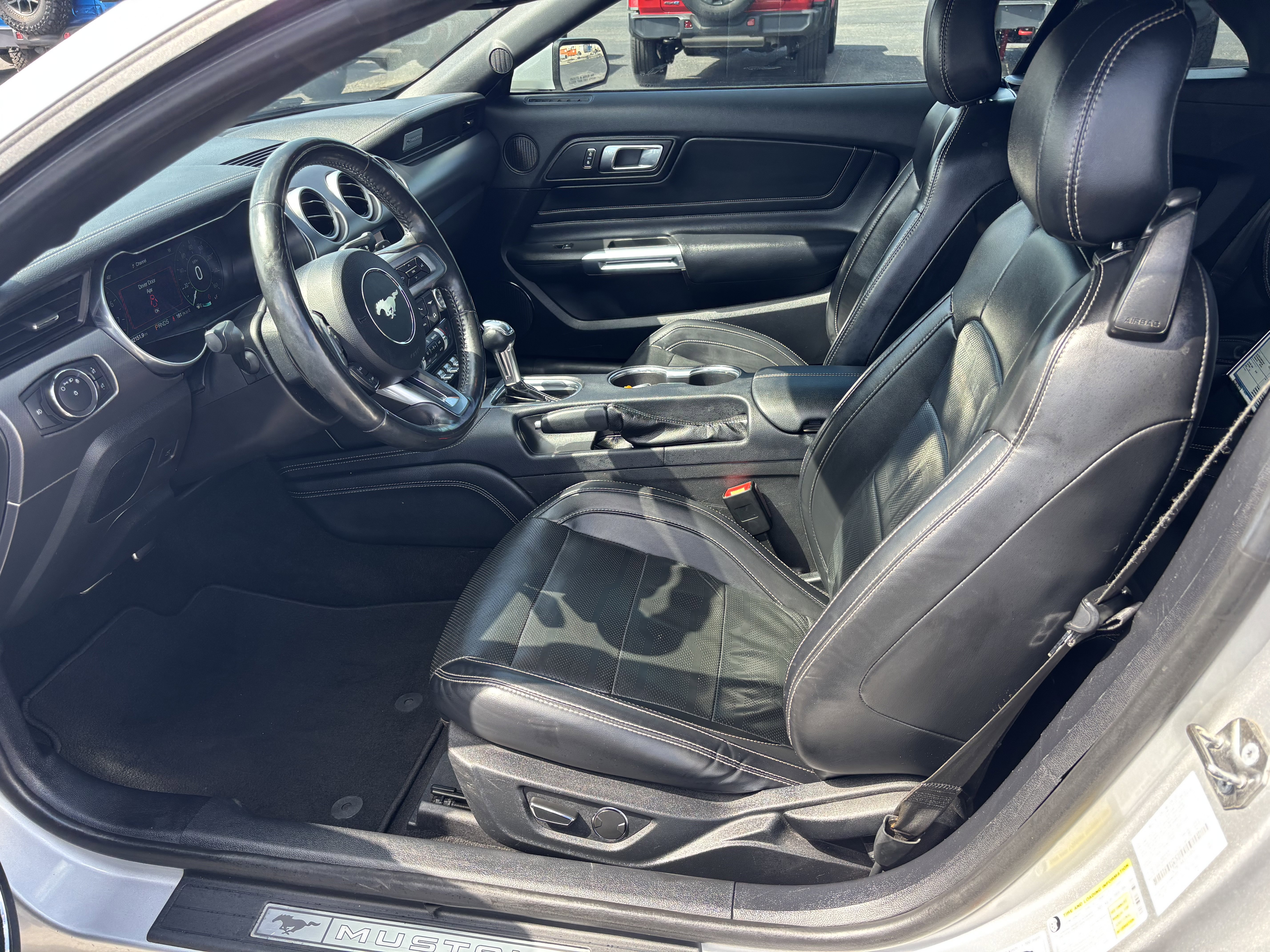 Used 2019 Ford Mustang GT Premium w/ Equipment Group 401A RWD image 10
