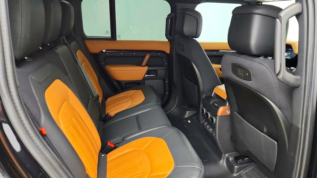 Used 2022 Land Rover Defender 110 X AWD/4WD image 24