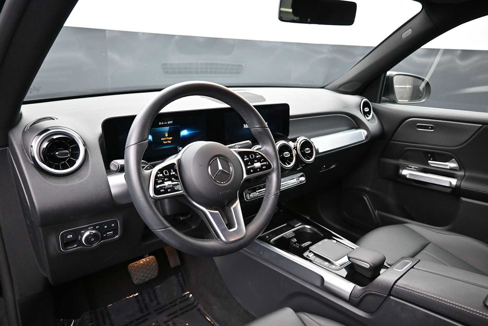 Used 2022 Mercedes-Benz GLB 250 image 4