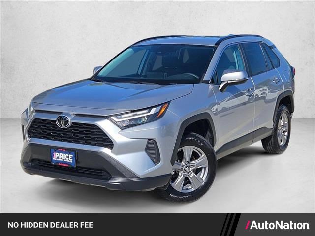 Used 2024 Toyota RAV4 XLE AWD/4WD image 1
