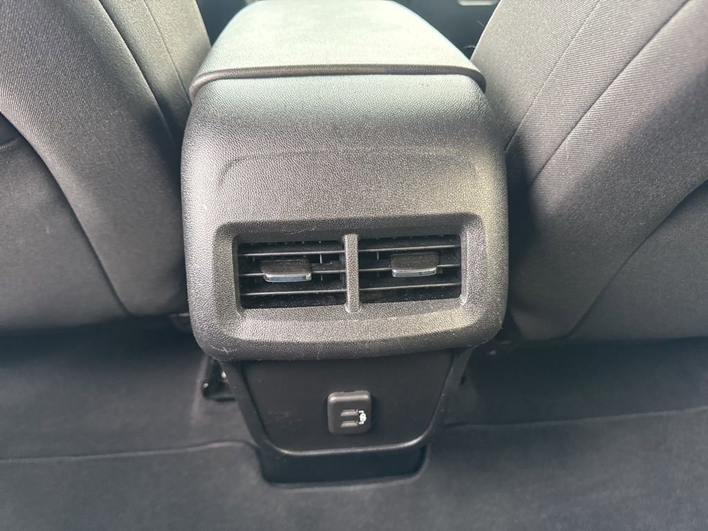 Used 2020 Chevrolet Equinox LT w/ Driver Convenience Package image 26