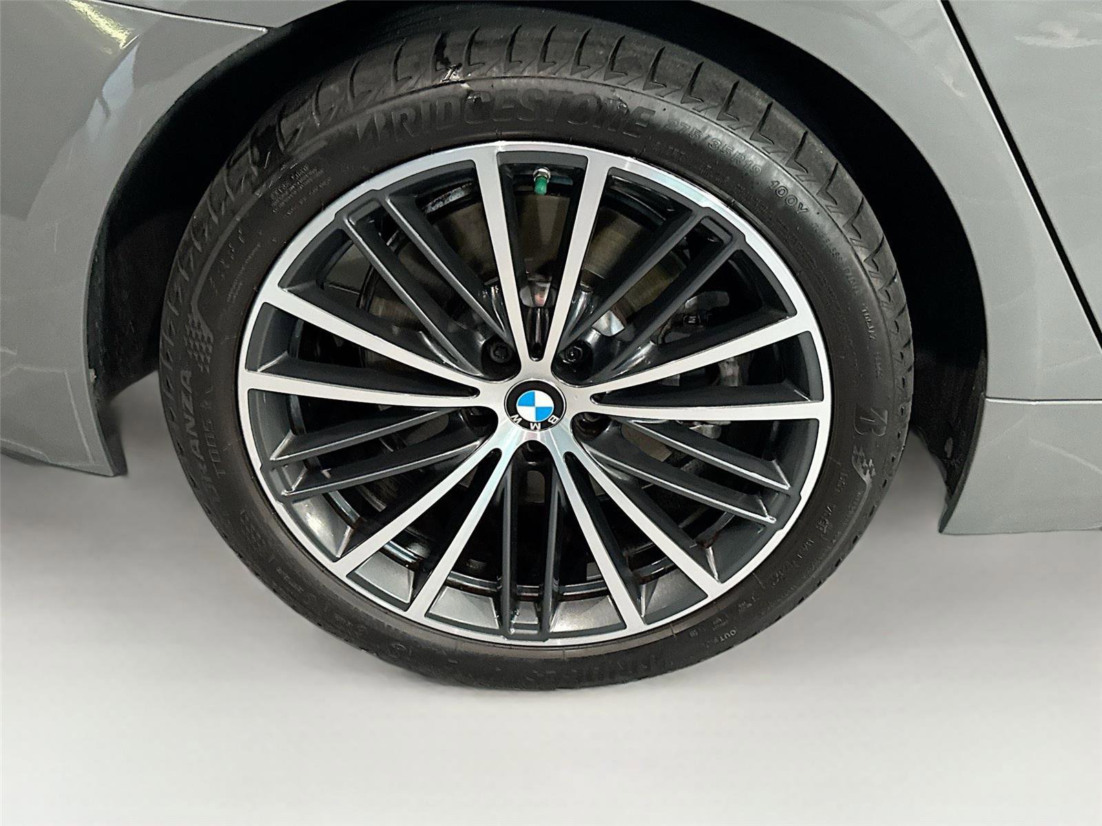 Used 2022 BMW 540i w/ Premium Package image 39