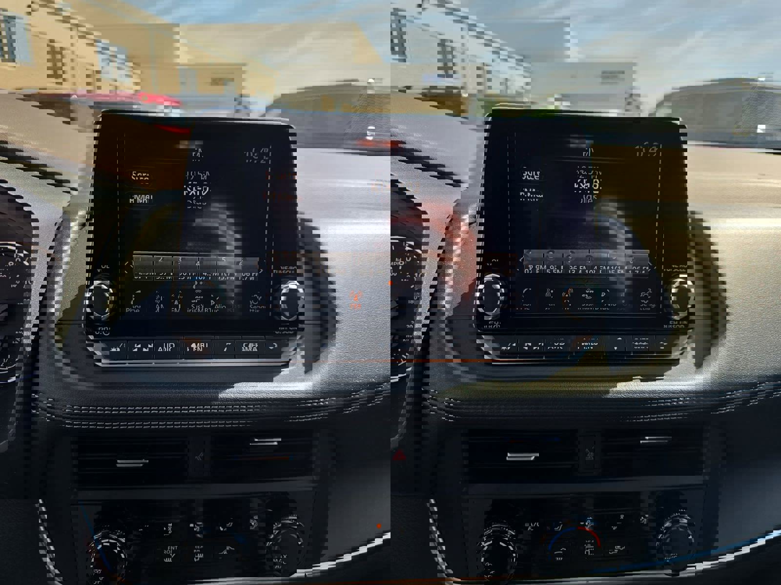 Used 2023 Nissan Rogue S image 24