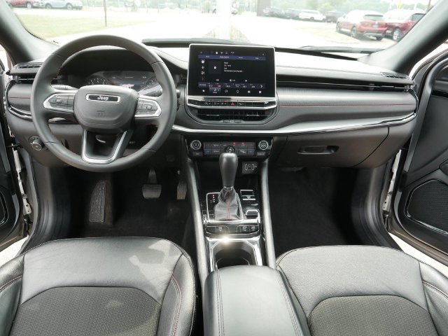 Used 2024 Jeep Compass Trailhawk AWD/4WD image 22