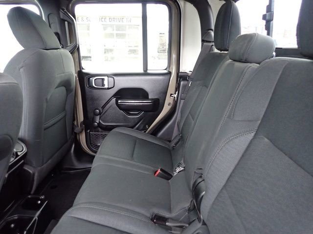 Used 2020 Jeep Gladiator Sport image 15