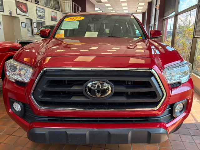 Used 2022 Toyota Tacoma SR5 w/ Technology Package RWD image 5