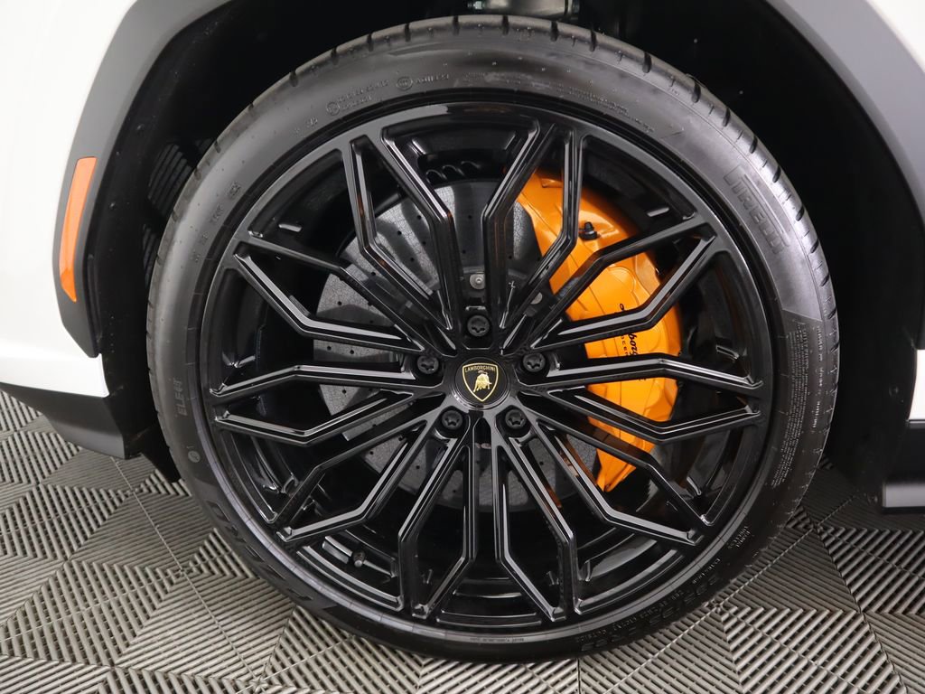 Used 2025 Lamborghini Urus SE image 31