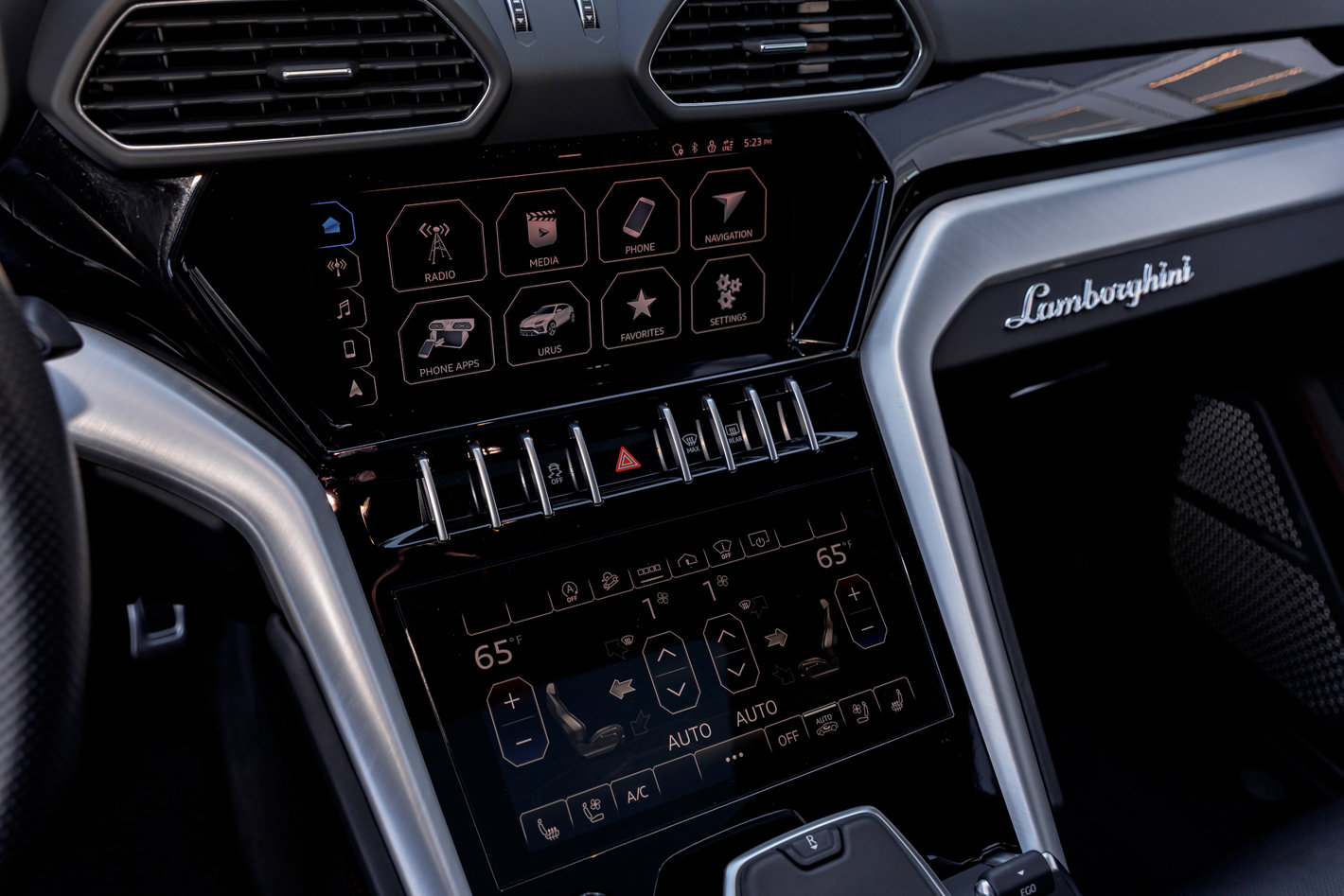 Used 2022 Lamborghini Urus image 22