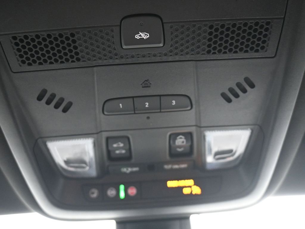 Used 2024 Cadillac XT6 Premium Luxury w/ Technology Package image 22