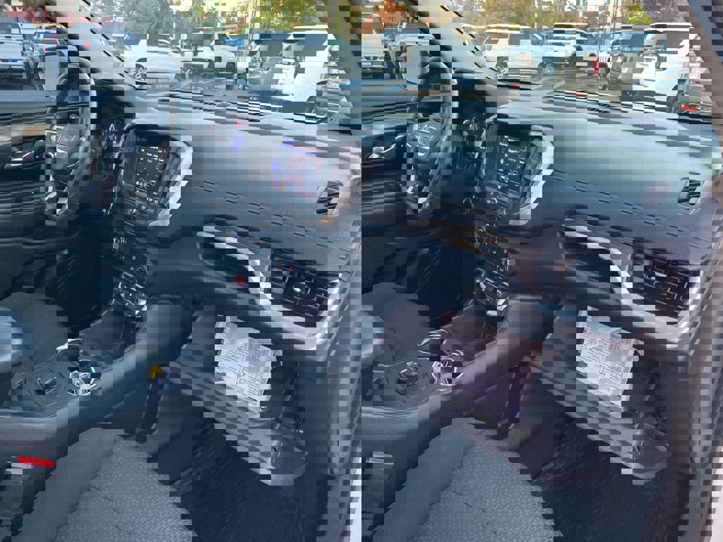 Used 2022 GMC Terrain SLE w/ Elevation Edition image 22