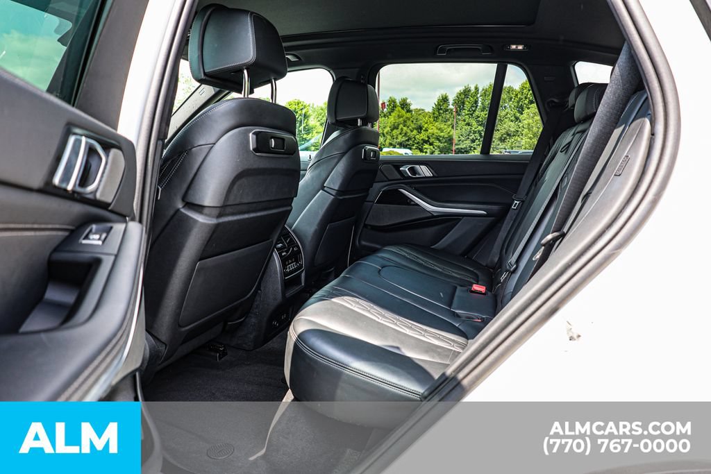 Used 2025 BMW X5 xDrive50e AWD/4WD image 18